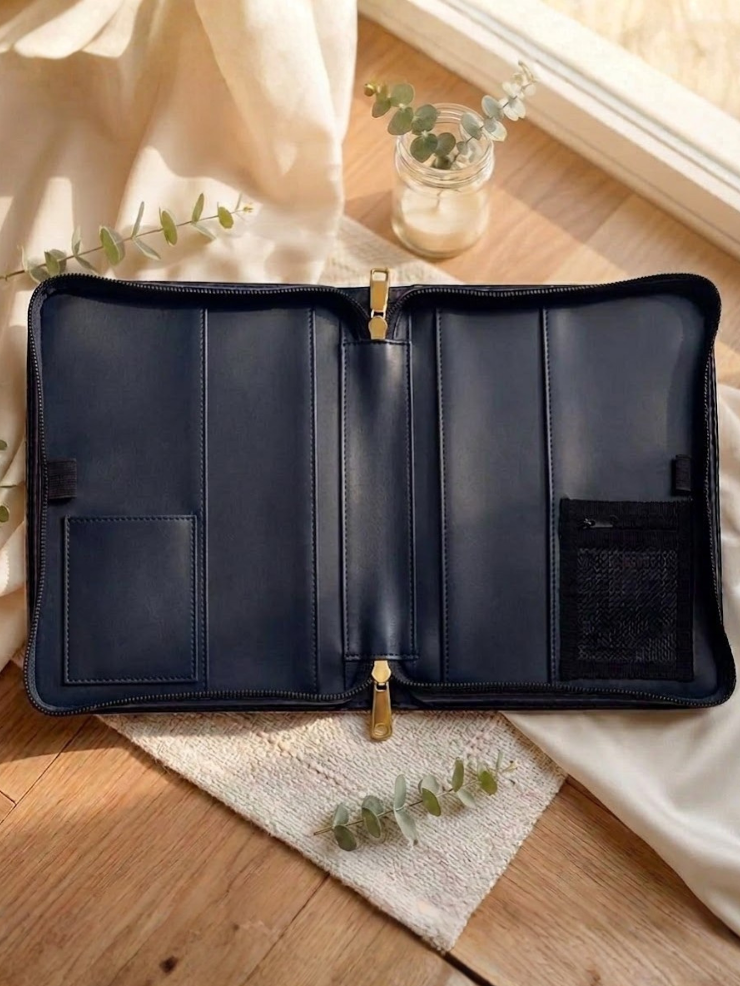 "Praesentia " Bible Cover